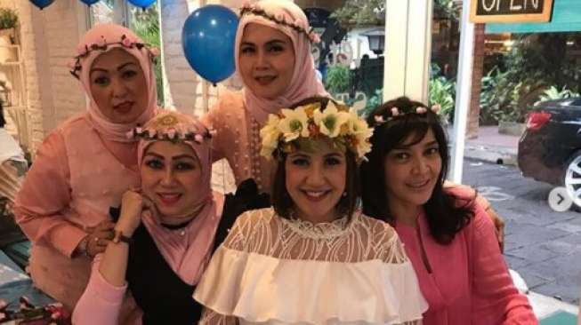 Hamil 7 Bulan, Andi Soraya Gelar Baby Shower Hamil 7 Bulan, Andi Soraya Gelar Baby Shower