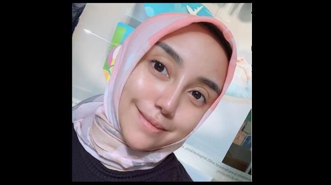 Duh! Salmafina Sunan Putuskan Lepas Hijab Gara-Gara Cibiran Warganet Duh! Salmafina Sunan Putuskan Lepas Hijab Gara-Gara Cibiran Warganet