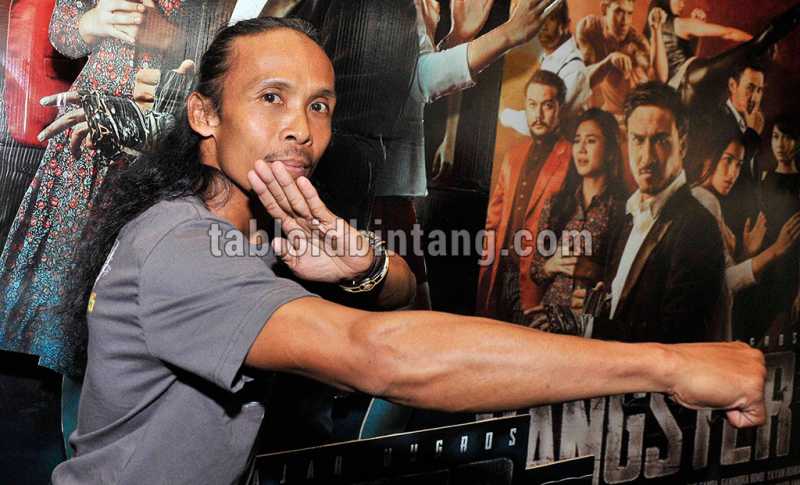 Yayan Ruhiyan Gembleng Vino G. Bastian untuk Wiro Sableng Yayan Ruhiyan Gembleng Vino G. Bastian untuk Wiro Sableng