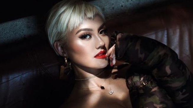 Isu Putus dari Wijin, Agnez Mo Buktikan Kompak dengan Anggun Isu Putus dari Wijin, Agnez Mo Buktikan Kompak dengan Anggun