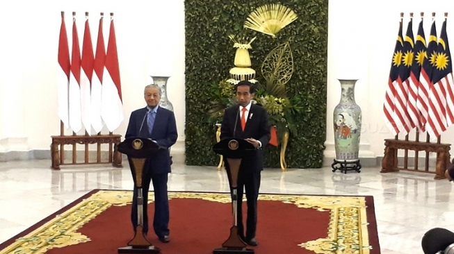 Disopiri Mahathir Ngebut 180 Km/jam, Jokowi Ngaku Tidak Takut