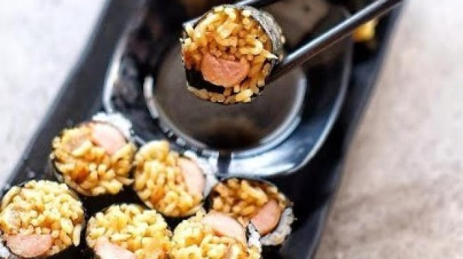 Unik, Transformasi Mi Instan Jadi Sushi dan Pizza di Warunk Exito Unik, Transformasi Mi Instan Jadi Sushi dan Pizza di Warunk Exito