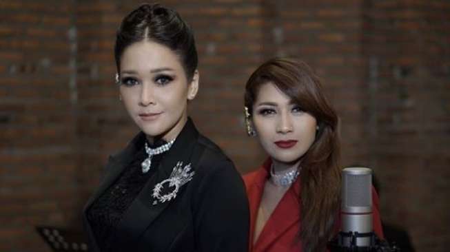 Maia Estianty dan Tata Janeeta Bahas Fenomena "Pelakor" Maia Estianty dan Tata Janeeta Bahas Fenomena "Pelakor"