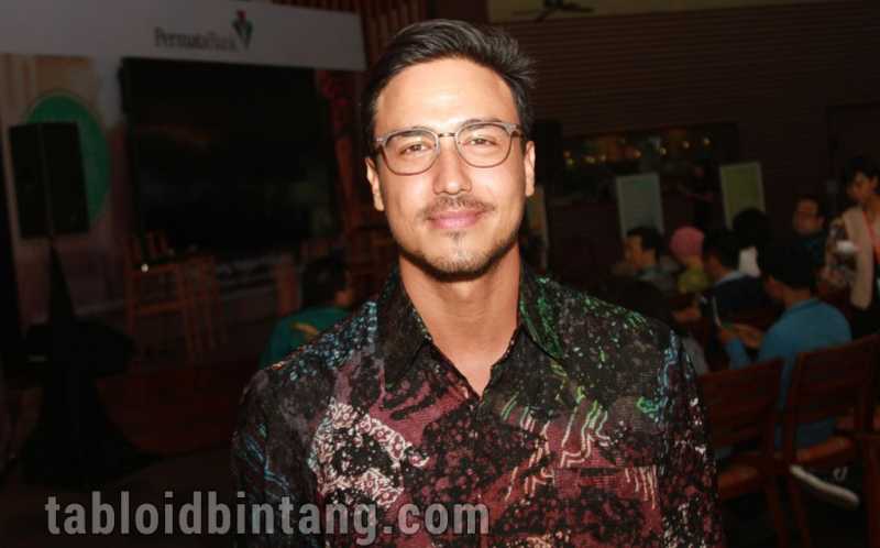 Lamar Raisa, Hamish Daud Ajak Keluarga dan Bawa Seserahan Lamar Raisa, Hamish Daud Ajak Keluarga dan Bawa Seserahan