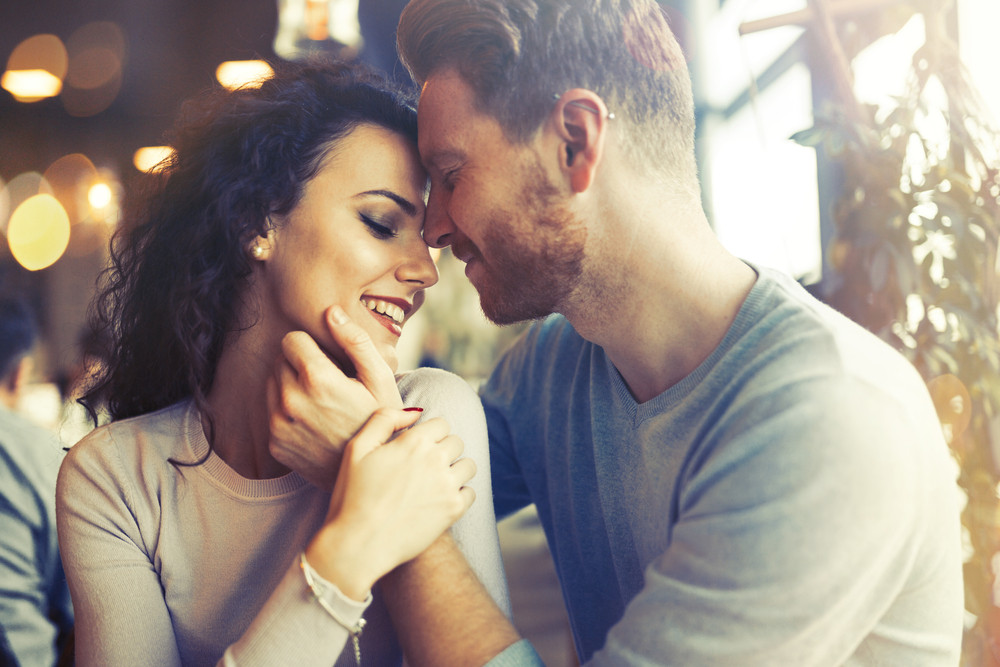 15 Cara Pria Katakan Cinta Selain “I Love You”