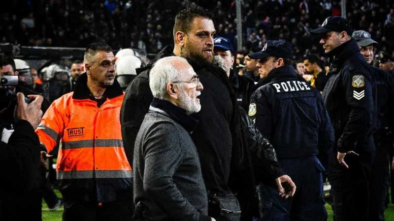 Ancam Wasit dengan Pistol, Presiden PAOK Dihukum Tiga Tahun Ancam Wasit dengan Pistol, Presiden PAOK Dihukum Tiga Tahun