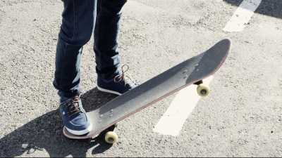 Menjajal Nyali dalam Seluncur Longboarding