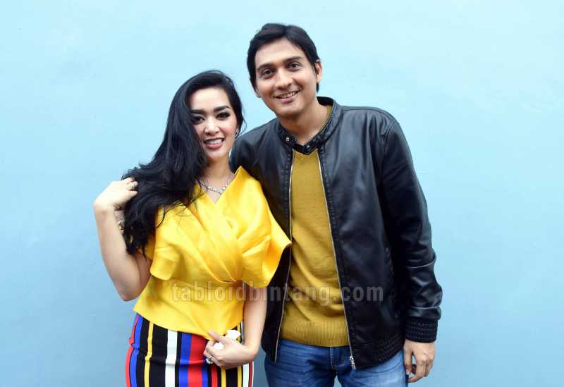 Kata Pengacara, Lucky Hakim dan Tiara Dewi Sudah Tidak Cocok Kata Pengacara, Lucky Hakim dan Tiara Dewi Sudah Tidak Cocok