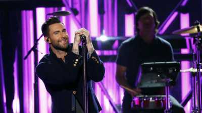 Heboh Maroon 5 Ngamen di Stasiun Kereta New York