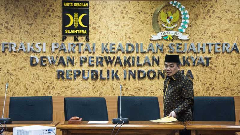 Tiga Petinggi PKS Bertemu Rizieq Shihab di Arab Saudi Tiga Petinggi PKS Bertemu Rizieq Shihab di Arab Saudi