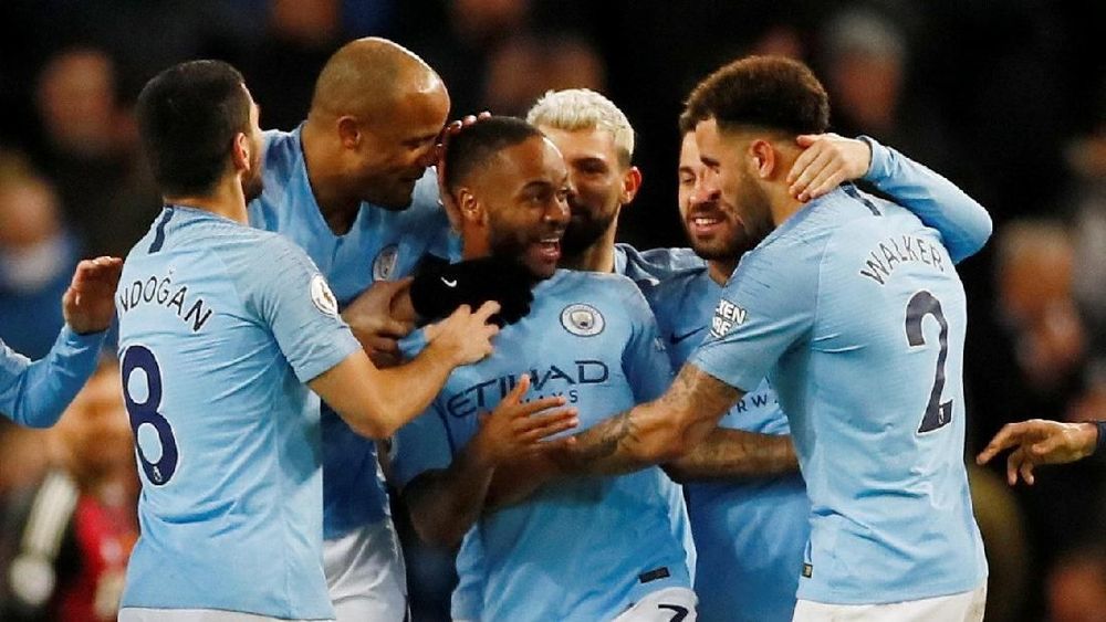 Sterling Hattrick, Manchester City Kalahkan Watford 3-1