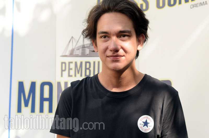 Adipati Dolken Gantikan Vino G. Bastian Sebagai Kasino. Produser Ungkap Hal Ini Adipati Dolken Gantikan Vino G. Bastian Sebagai Kasino. Produser Ungkap Hal Ini