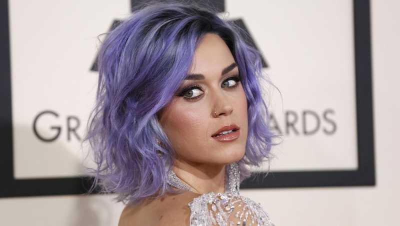 Pengakuan Pria yang Dicium Katy Perry: Saya Tidak Nyaman Pengakuan Pria yang Dicium Katy Perry: Saya Tidak Nyaman
