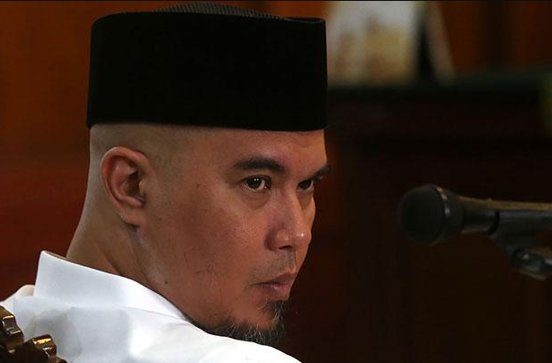 Tulis Surat untuk El Rumi, Ahmad Dhani Bahas soal Tangisannya Tulis Surat untuk El Rumi, Ahmad Dhani Bahas soal Tangisannya