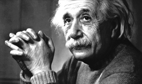 Teori Kebahagiaan Einstein: Hidup Sederhana dan Tenang Teori Kebahagiaan Einstein: Hidup Sederhana dan Tenang