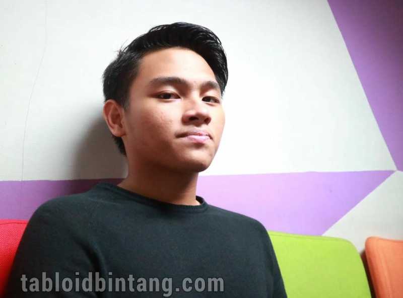 Aldi Umumkan Bubarnya Boy Band CJR Lewat Instagram Aldi Umumkan Bubarnya Boy Band CJR Lewat Instagram