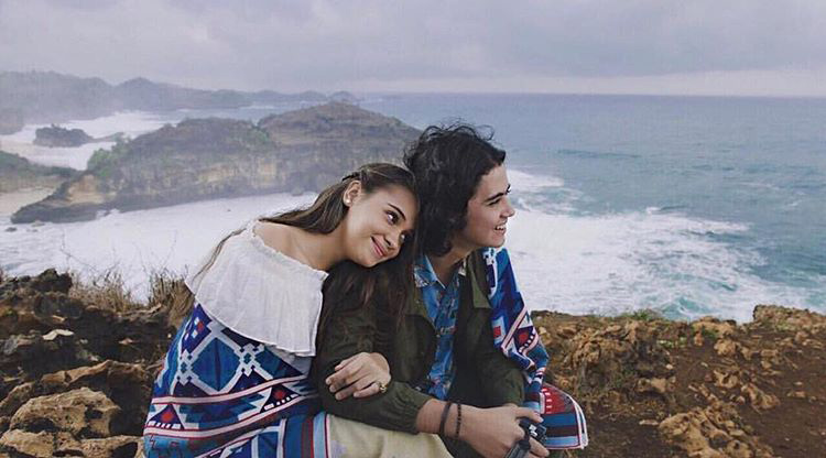 Aliando Syarief Menjawab Gosip Cinlok dengan Aurora Ribero Aliando Syarief Menjawab Gosip Cinlok dengan Aurora Ribero