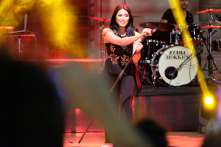 Anggun C Sasmi kembali masuk Billboard lewat "The Good Is Back" Anggun C Sasmi kembali masuk Billboard lewat "The Good Is Back"