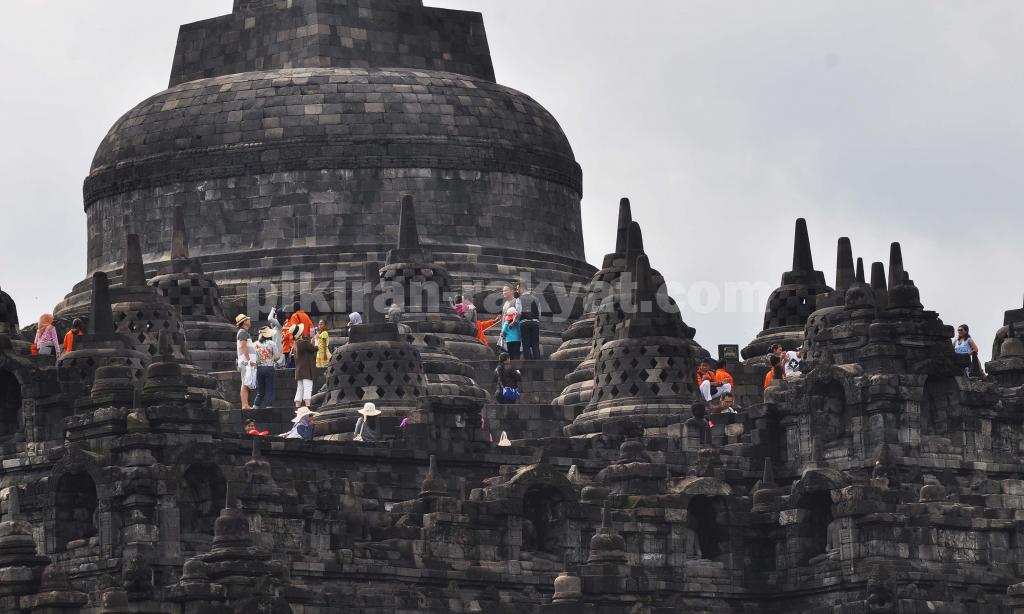 Yuk, Nikmati Atraksi Pelepasan Lampion di Borobudur