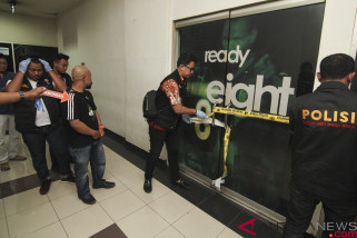 Satgas Mafia Bola Geledah Kantor PT LI-PT Gelora Trisula Semesta Satgas Mafia Bola Geledah Kantor PT LI-PT Gelora Trisula Semesta