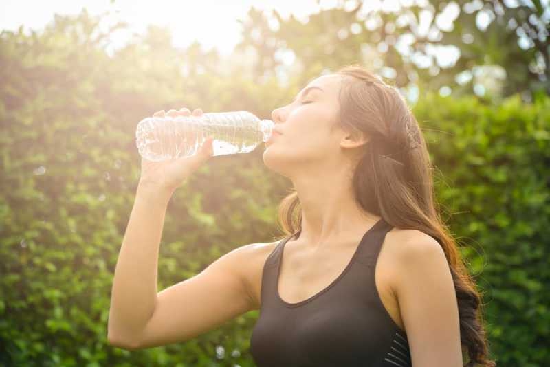Benarkah Botol Plastik Bikin Kanker? Simak Mitos-mitos Lain Seputar Bahaya Plastik Bagi Kesehatan Benarkah Botol Plastik Bikin Kanker? Simak Mitos-mitos Lain Seputar Bahaya Plastik Bagi Kesehatan