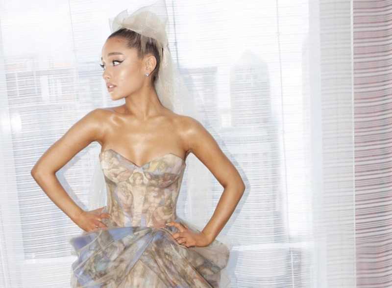 Tato Terbaru Ariana Grande Terinspirasi Dari Tokoh Animasi Jepang Tato Terbaru Ariana Grande Terinspirasi Dari Tokoh Animasi Jepang