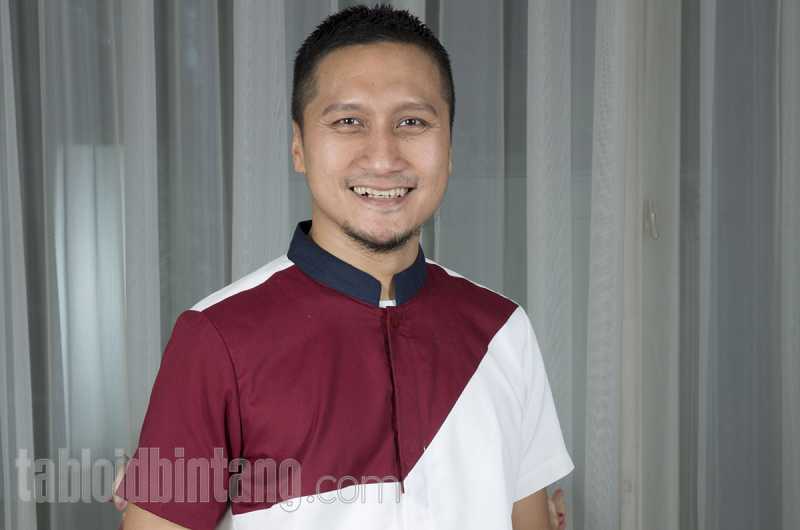 Awalnya Proses Hijrah Arie Untung Disambut Kurang Positif oleh Fenita Arie Awalnya Proses Hijrah Arie Untung Disambut Kurang Positif oleh Fenita Arie