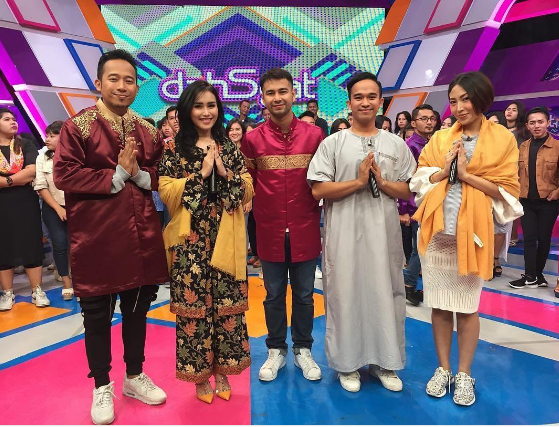 Unggah Foto Bareng Ayu Ting Ting, Denny Cagur Kena Peringatan