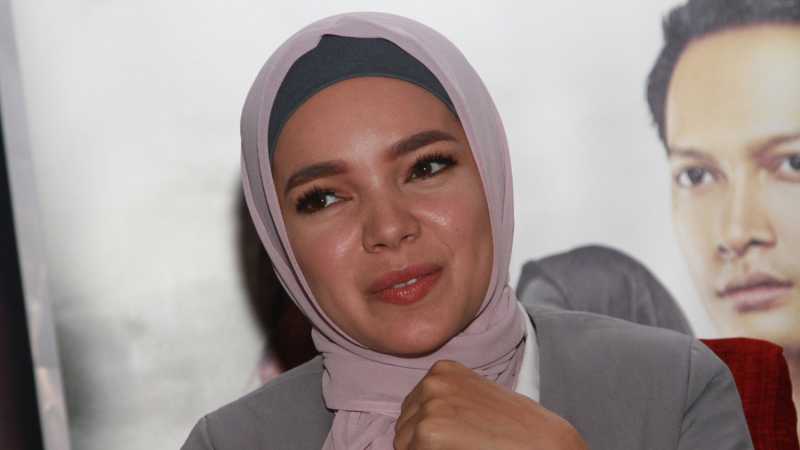 Dewi Sandra Bosan Ditanya soal Kehamilan Dewi Sandra Bosan Ditanya soal Kehamilan