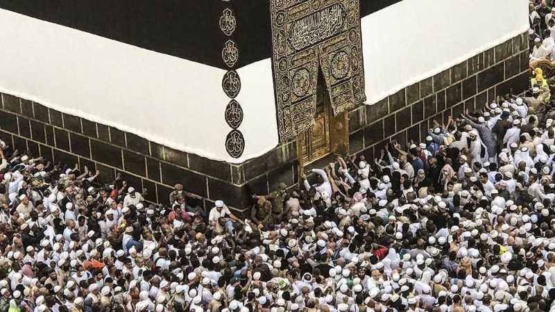 Cerita Subro, Calon Haji Tunanetra Meraba Dinding Kakbah Cerita Subro, Calon Haji Tunanetra Meraba Dinding Kakbah
