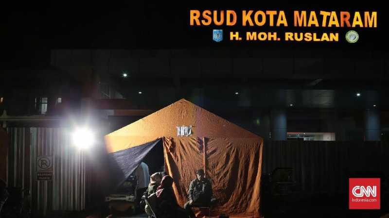 Gempa Susulan 4,9 SR di Lombok, Pasien RS Mataram Berhamburan Gempa Susulan 4,9 SR di Lombok, Pasien RS Mataram Berhamburan