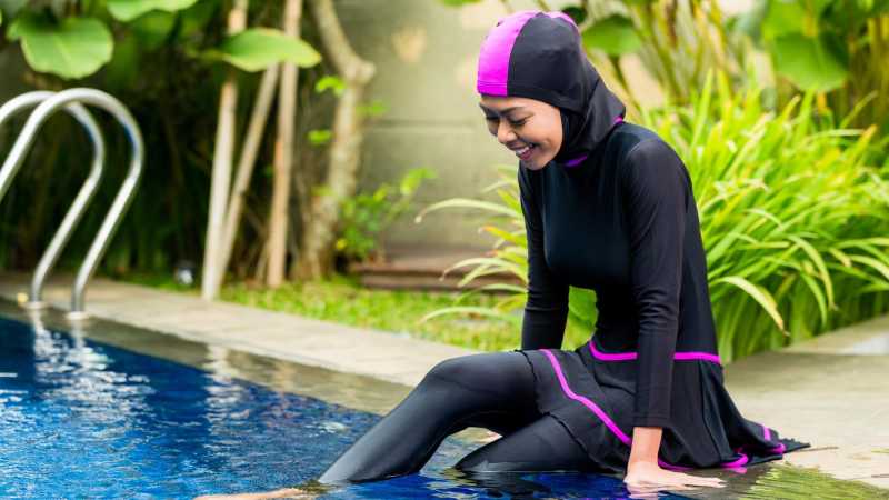 Pakai Burkini, Wanita Diusir dari Kolam Renang di Portugal Pakai Burkini, Wanita Diusir dari Kolam Renang di Portugal