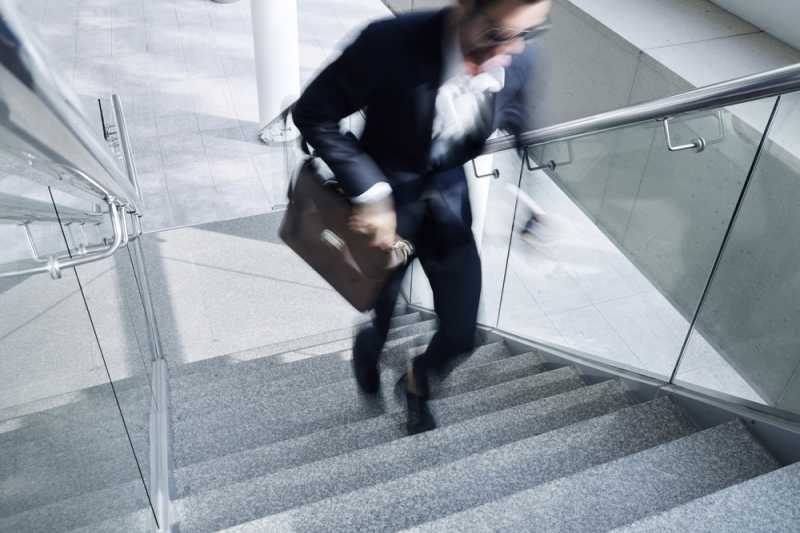 5 Cara Praktis Bakar Kalori di Kantor 5 Cara Praktis Bakar Kalori di Kantor