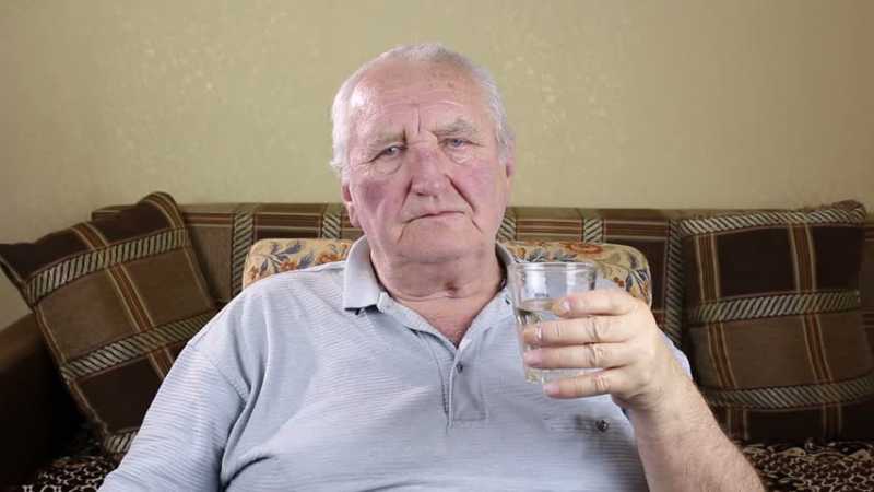 Berapa Batas Aman Minum Alkohol untuk Orang Lanjut Usia? Berapa Batas Aman Minum Alkohol untuk Orang Lanjut Usia?