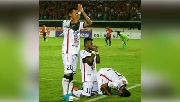 Foto Selebrasi 3 Pemain Bali United yang Mendunia Foto Selebrasi 3 Pemain Bali United yang Mendunia