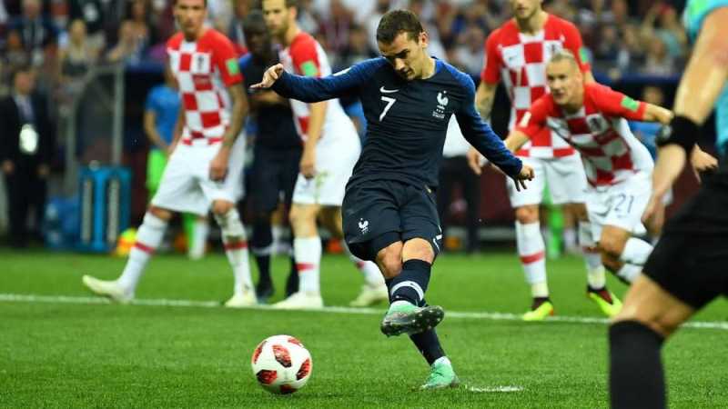 Suarez Terkejut Griezmann Pilih Bertahan di Atletico Suarez Terkejut Griezmann Pilih Bertahan di Atletico