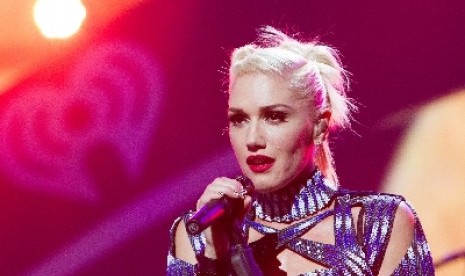 Gwen Stefani Tampil Perdana Setelah Gendang Telinga Pecah