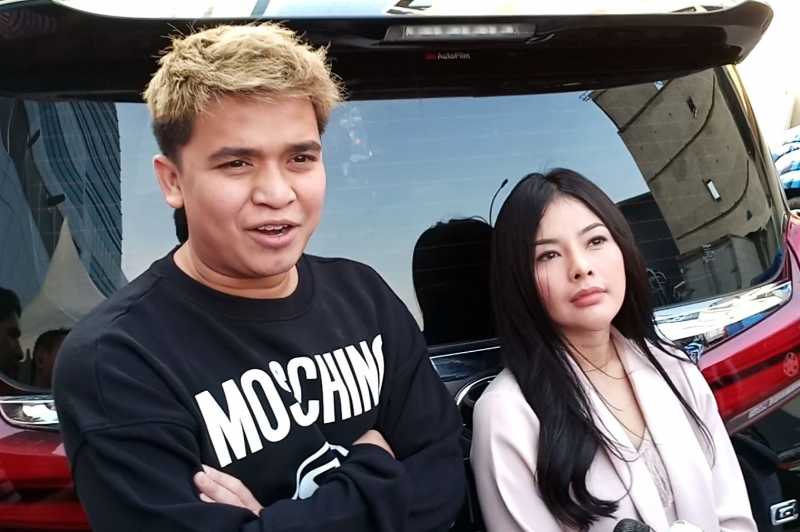 Jadi Pacar Billy Syahputra, Elvia Cerolline Bantah Cari Popularitas Jadi Pacar Billy Syahputra, Elvia Cerolline Bantah Cari Popularitas