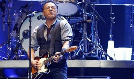 Di Lagu Barunya, Bruce Springsteen Sebut Donald Trump Penipu