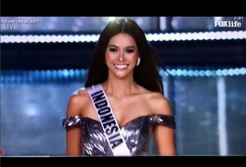 Bunga Jelitha Gagal Raih Gelar Miss Universe, Minta Maaf pada Ivan Gunawan Bunga Jelitha Gagal Raih Gelar Miss Universe, Minta Maaf pada Ivan Gunawan