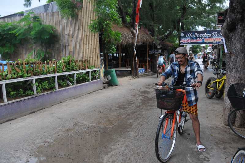 Asyiknya Bersepeda di Gili Trawangan Asyiknya Bersepeda di Gili Trawangan