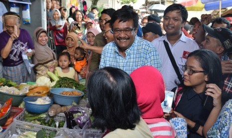 Djarot Bantu Pembangunan Masjid