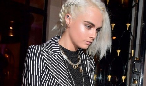 Gaya Cara Delevingne Sebelum Plontos Gaya Cara Delevingne Sebelum Plontos