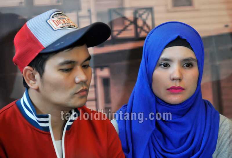 Indra Bekti Bahagia di Tengah Kesedihan Indra Bekti Bahagia di Tengah Kesedihan