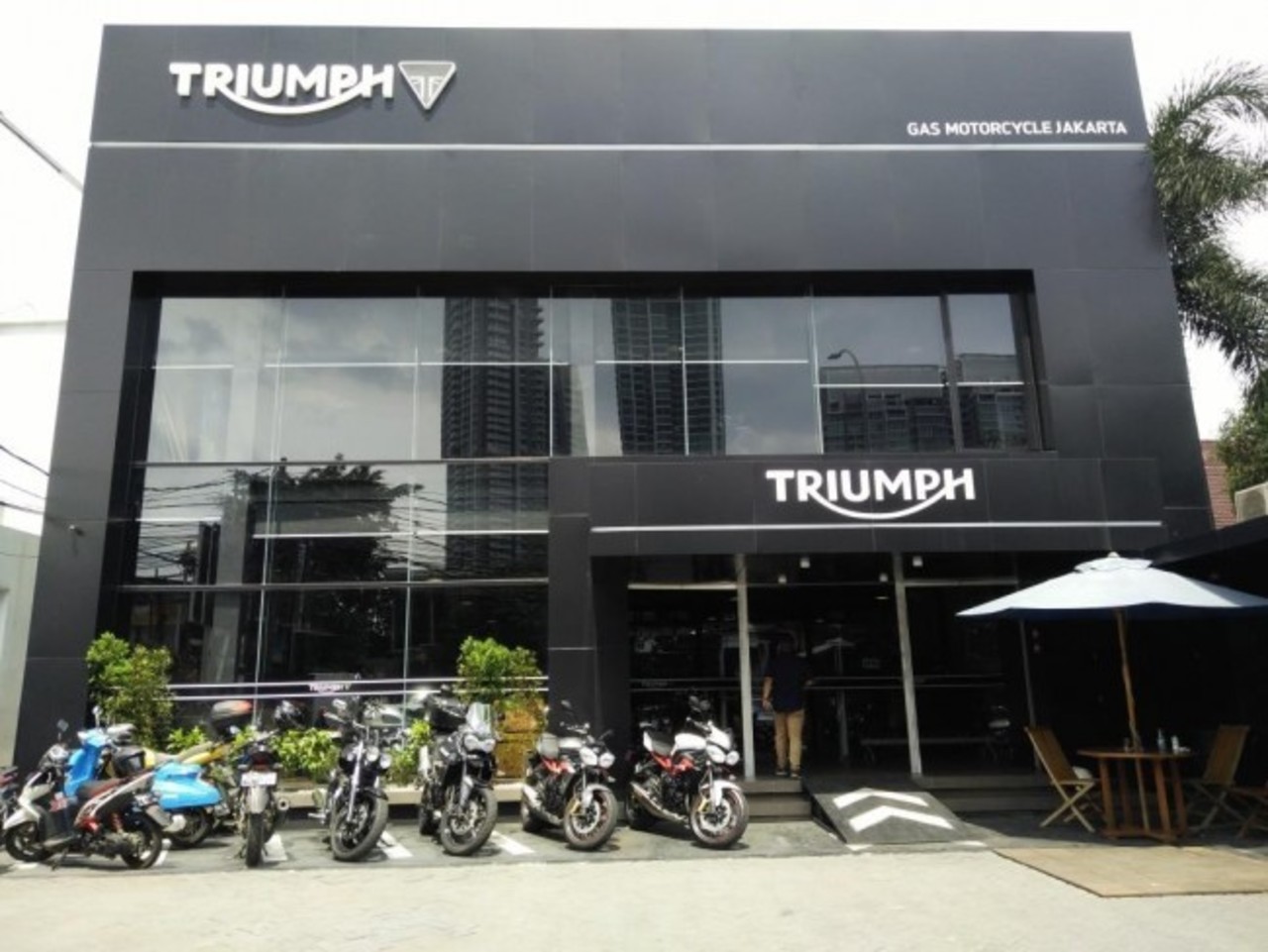 Triumph Resmikan Showroom dan Motor Baru Tahun 2017