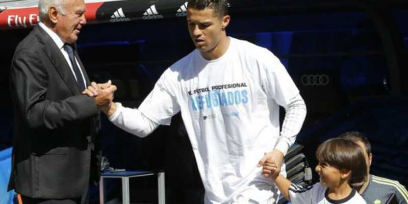 Cristiano Ronaldo Kirim Pesan Menyentuh untuk Anak-anak Suriah Cristiano Ronaldo Kirim Pesan Menyentuh untuk Anak-anak Suriah