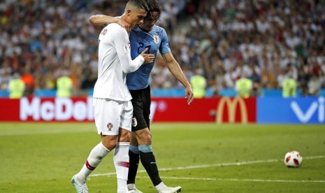 Dua Gol Cavani Kirim Ronaldo Susul Messi Dua Gol Cavani Kirim Ronaldo Susul Messi