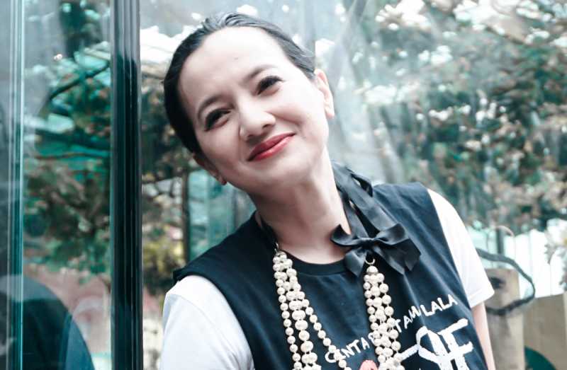 Cut Mini Mengandalkan Lipstik Merah saat Malas Dandan Cut Mini Mengandalkan Lipstik Merah saat Malas Dandan