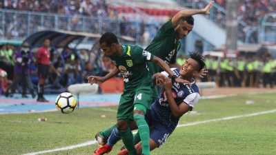 Dirigen Aremania Yuli Sumpil Dihukum PSSI Seumur Hidup