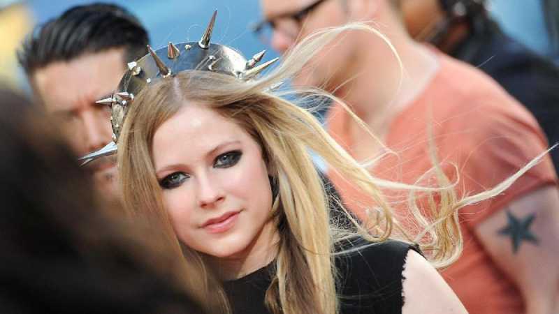Avril Lavinge dan EXO, Artis Paling Berbahaya di Internet Avril Lavinge dan EXO, Artis Paling Berbahaya di Internet